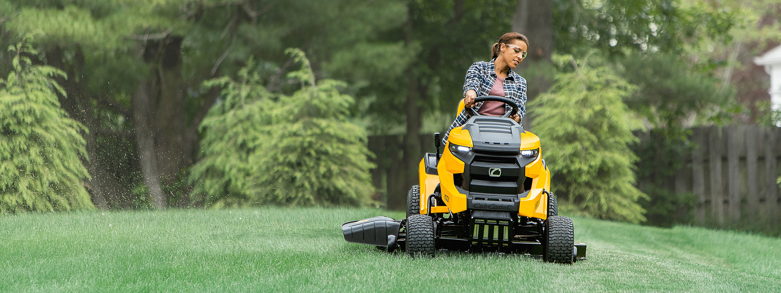 Electric lawn & online garden tractors